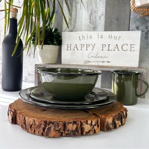 🌴Woolrich 4Pc Enamel Olive Green/Black Trim Dinnerware